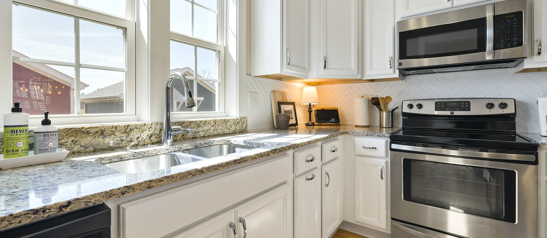 Project photo with granite countertops in Raleigh, NC.